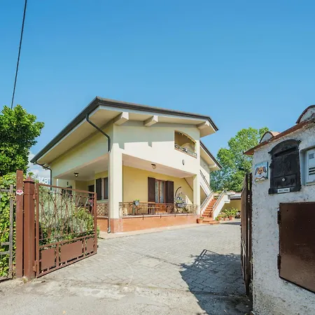 Apartment Magnolia By Interhome Marina di Massa